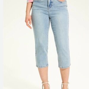 Women's Light Blue Cropped Jeans